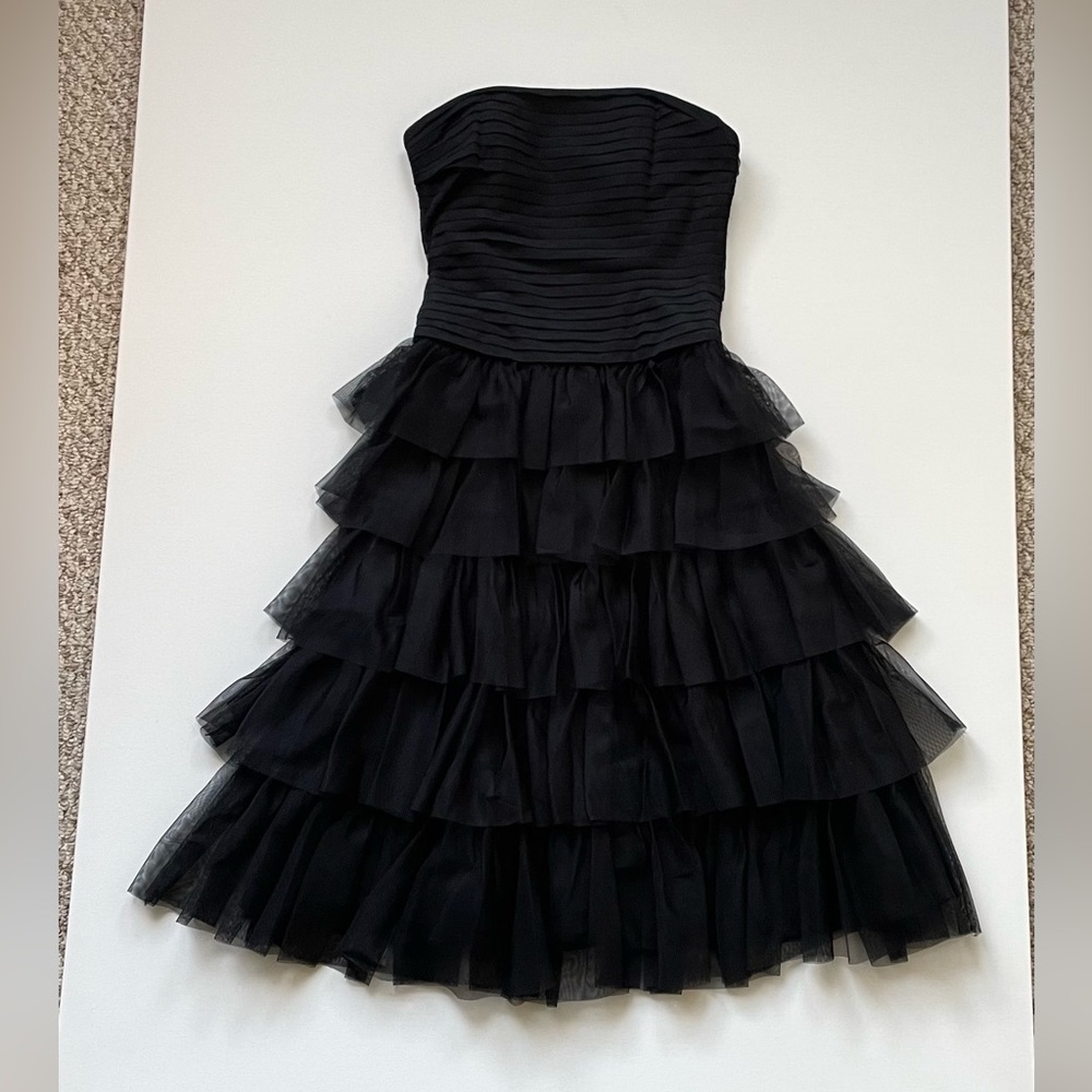 BCBGMaxAzria Black Strapless, Layered Tulle Cocktail Dress, size 2
